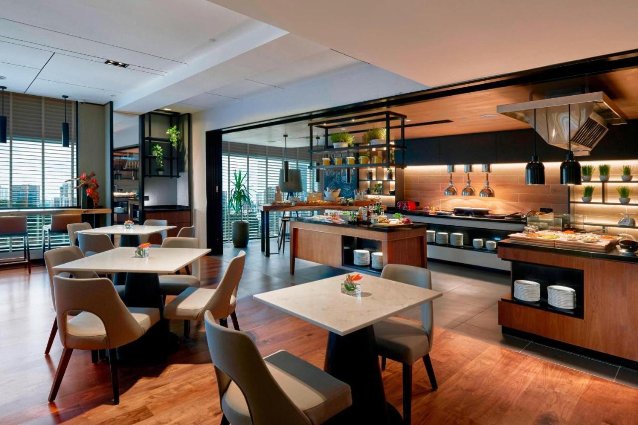 Renaissance 5* Kuala Lumpur
